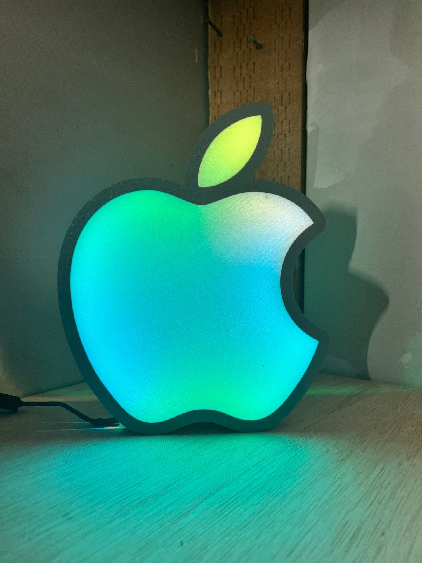 Apple Logo LED LightBox Lamp/Sign - Modern Home or Office Decor for Apple Enthusiasts